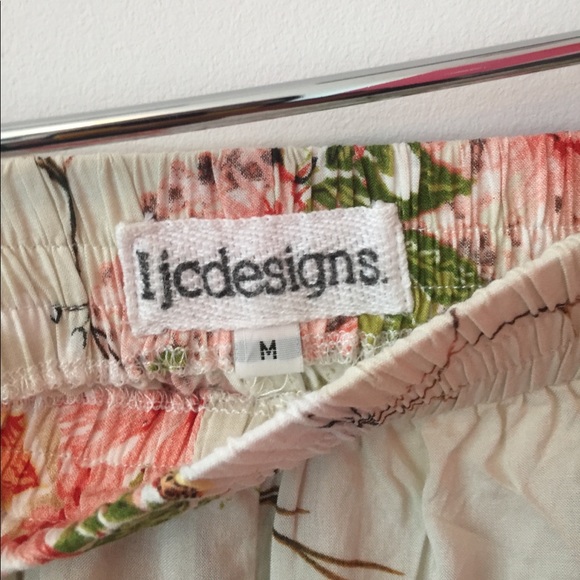 Ljc designs floral Pom Pom shorts - Picture 2 of 3