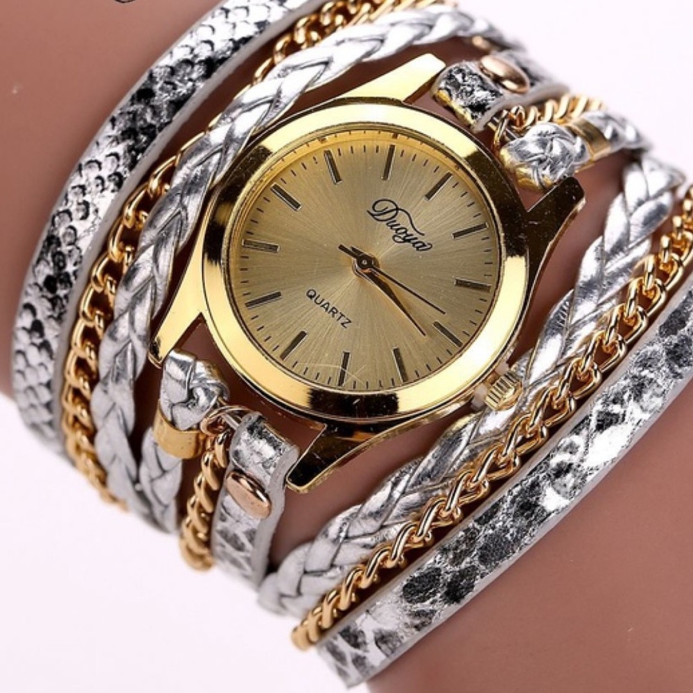 🌺BNWT🌺 beautiful snake skiing wrap around watch