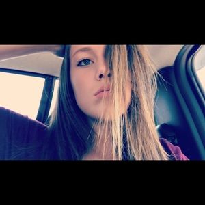 Meet your Posher, Kayla