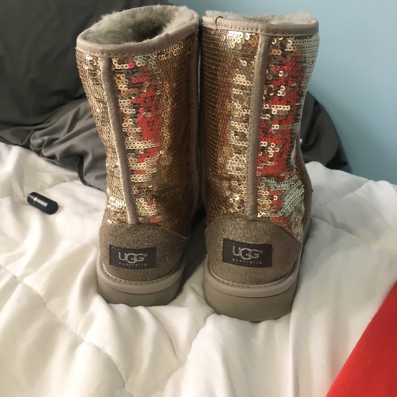 silver uggs size 9 silver uggs size 9