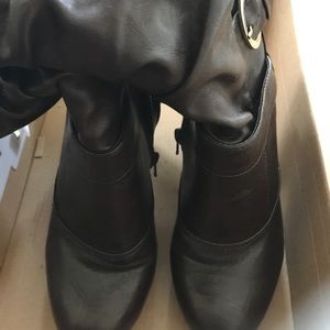 Shoe