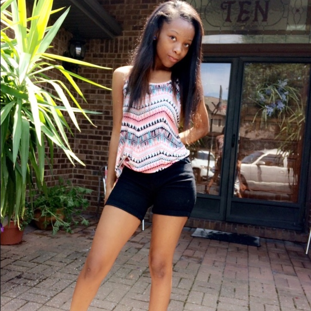 Meet your Posher, Olivia