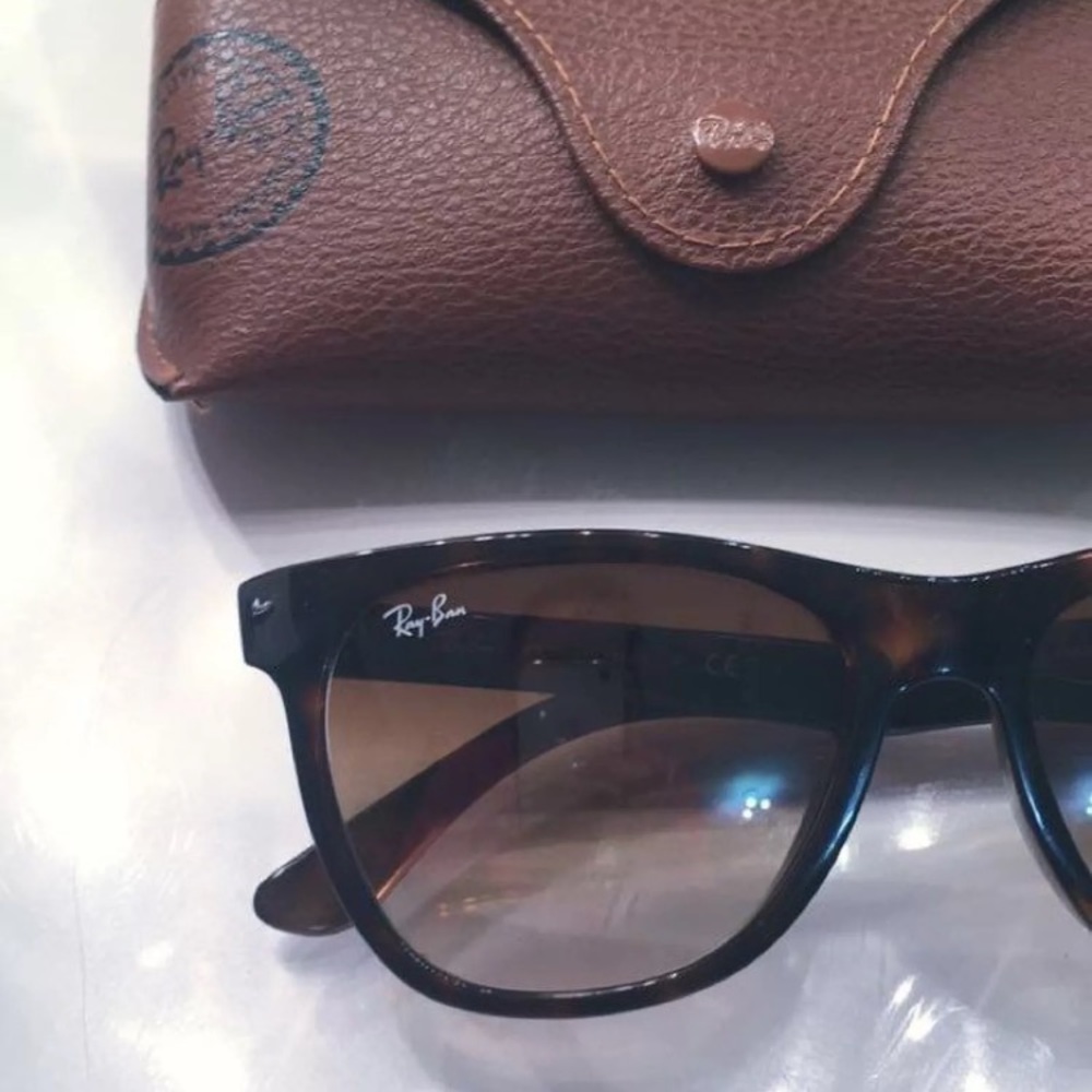 Ray bans - Picture 2 of 2