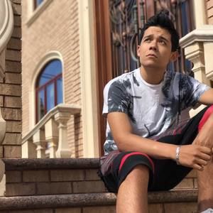 Meet your Posher, Christian