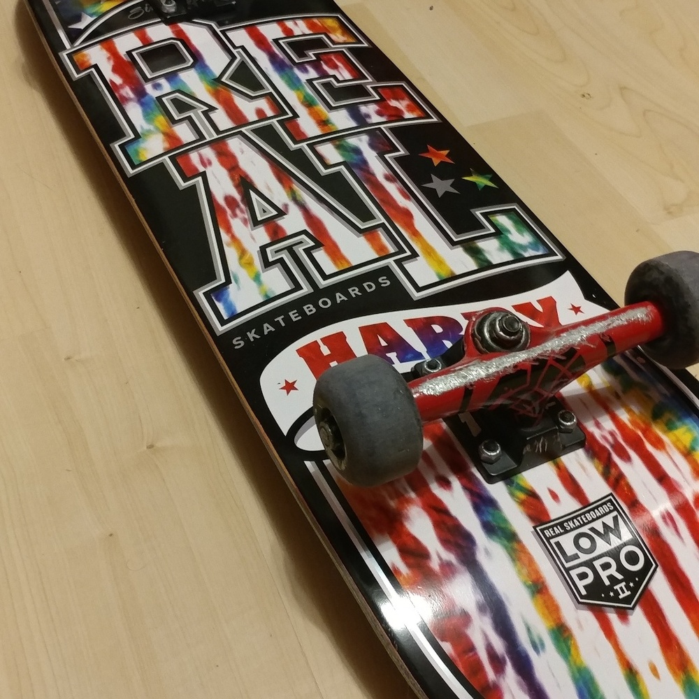 Real Hardy low pro 8.25 skateboard