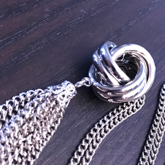 NEW!💙💎TASSEL! KNOT NECKLACE!💎💙GORGEOUS! SILVER - Picture 4 of 8