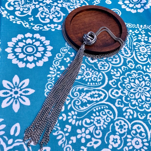 NEW!💙💎TASSEL! KNOT NECKLACE!💎💙GORGEOUS! SILVER - Picture 3 of 8