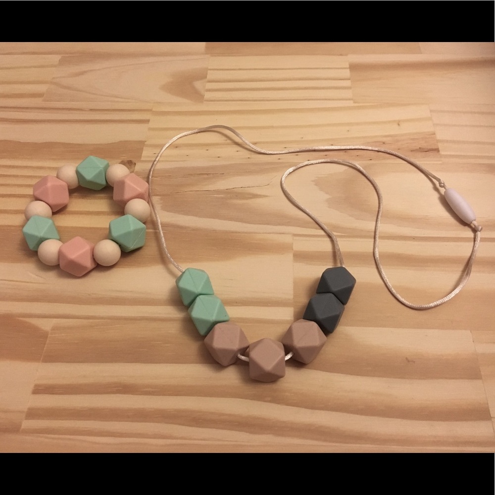 NWOT silicone teether and mama necklace set