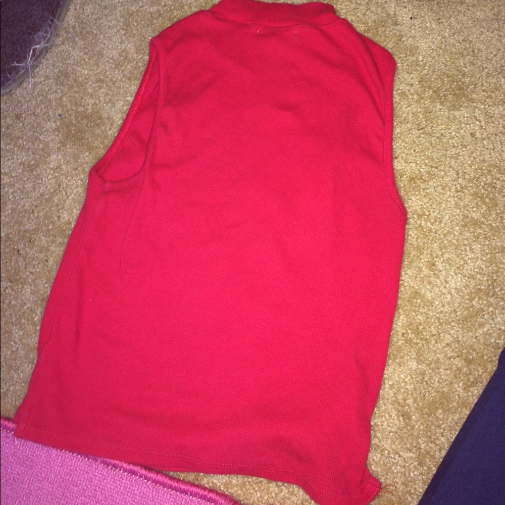 Turtle neck. - Picture 2 of 2