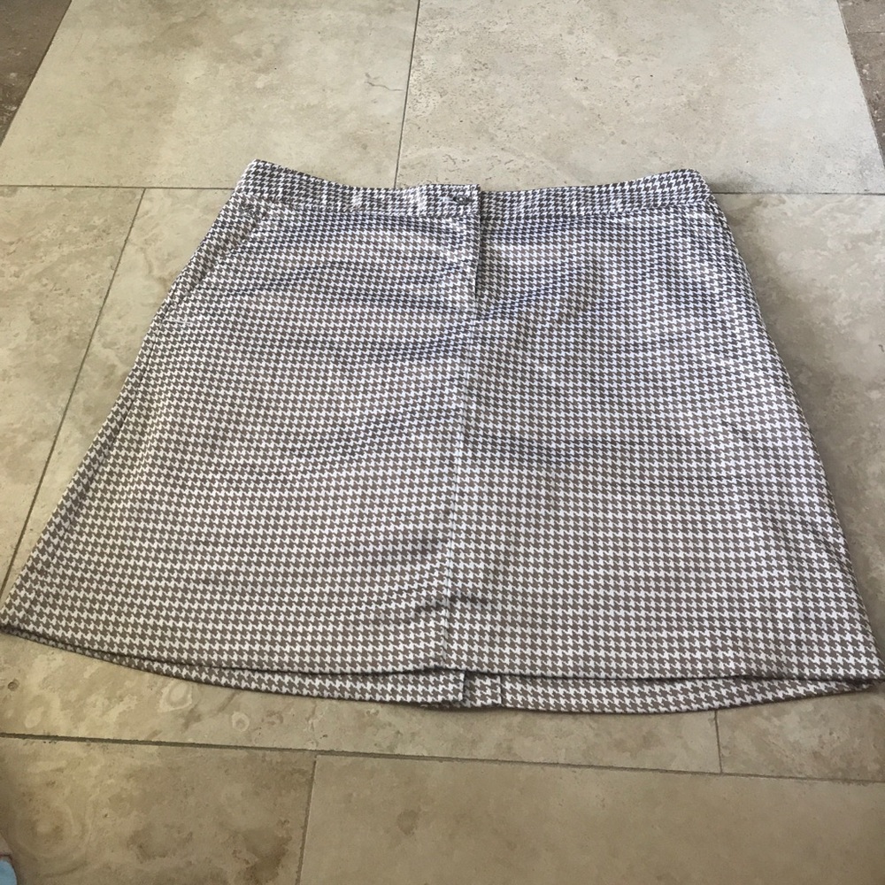 Ladies golf skirt