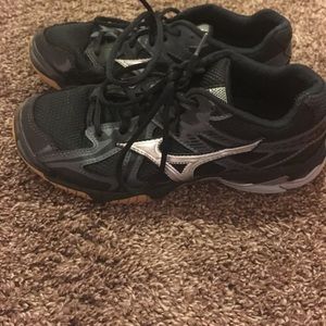 Women's volleyball shoes