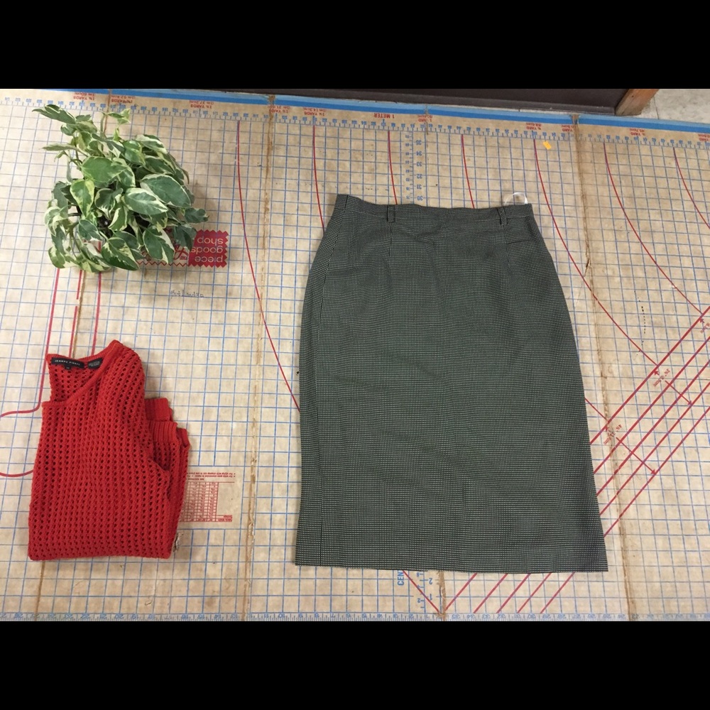 Mondi pencil skirt size medium