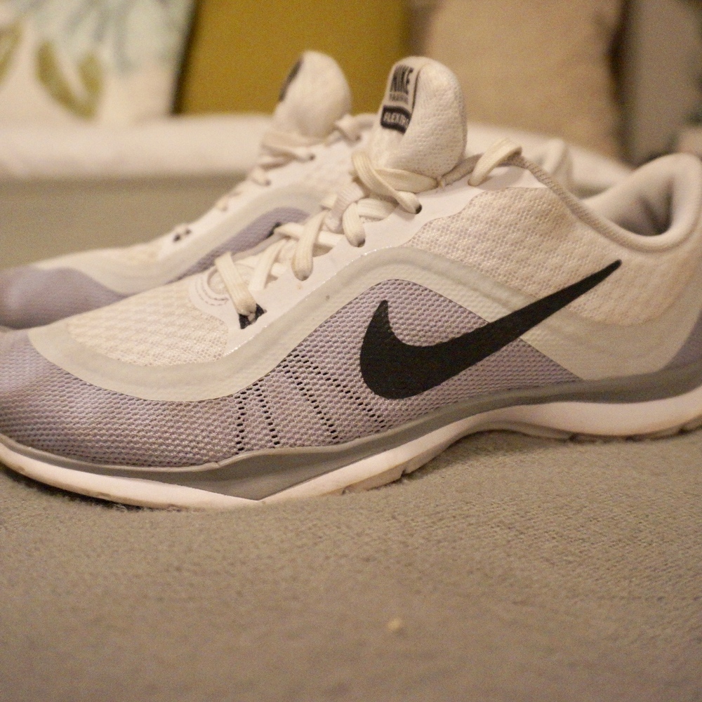 Nike Tennis Shoes