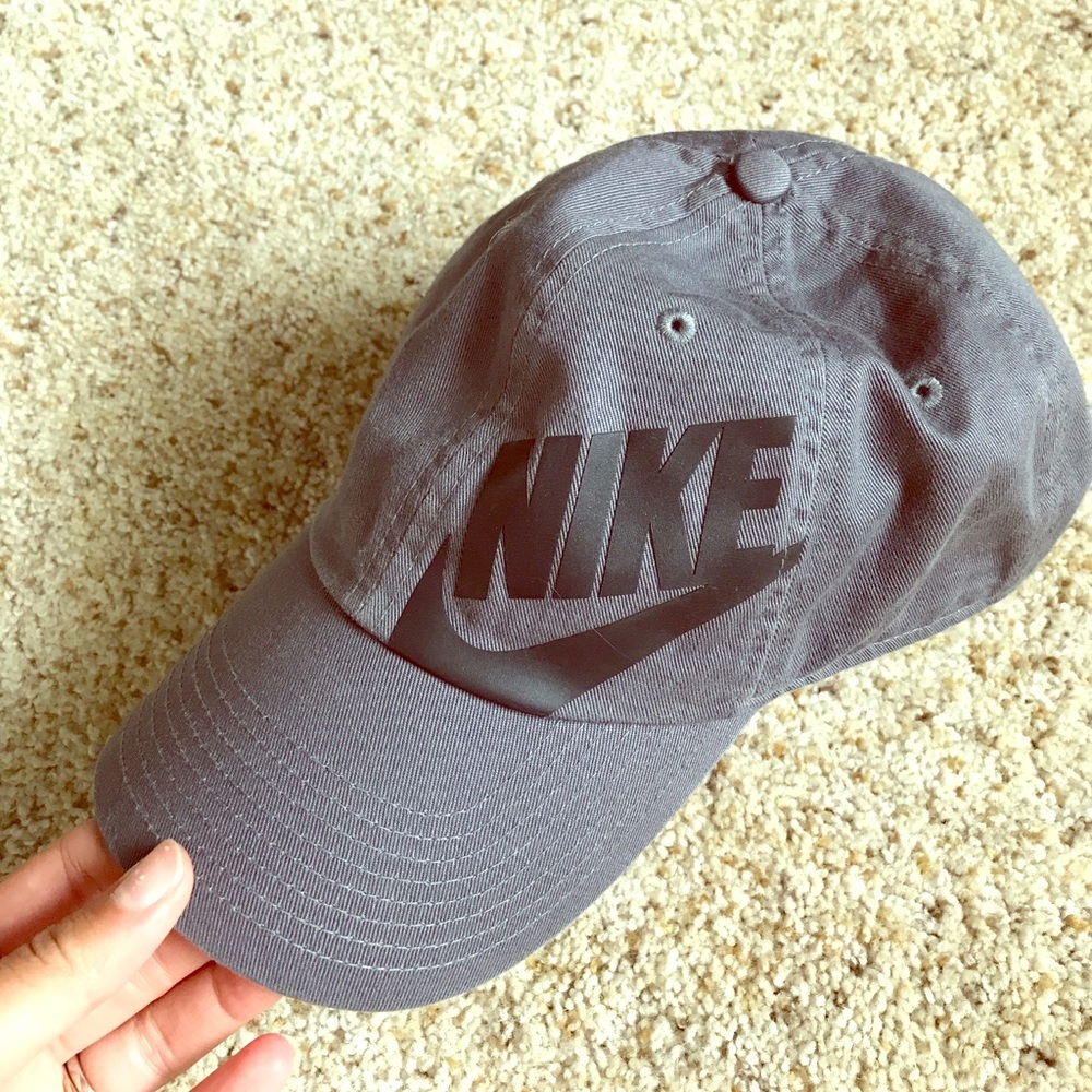 Like New Grey Nike Hat