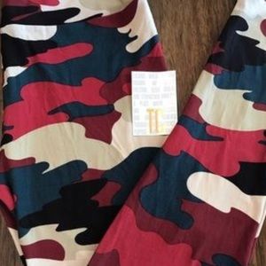 Lularoe Red Navy Camo Leggings TC