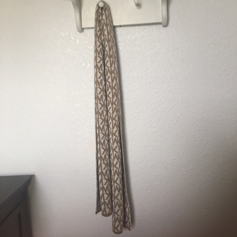 💥PRICE DROP💥 Michael kors scarf