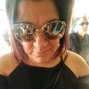 Meet your Posher, Christina
