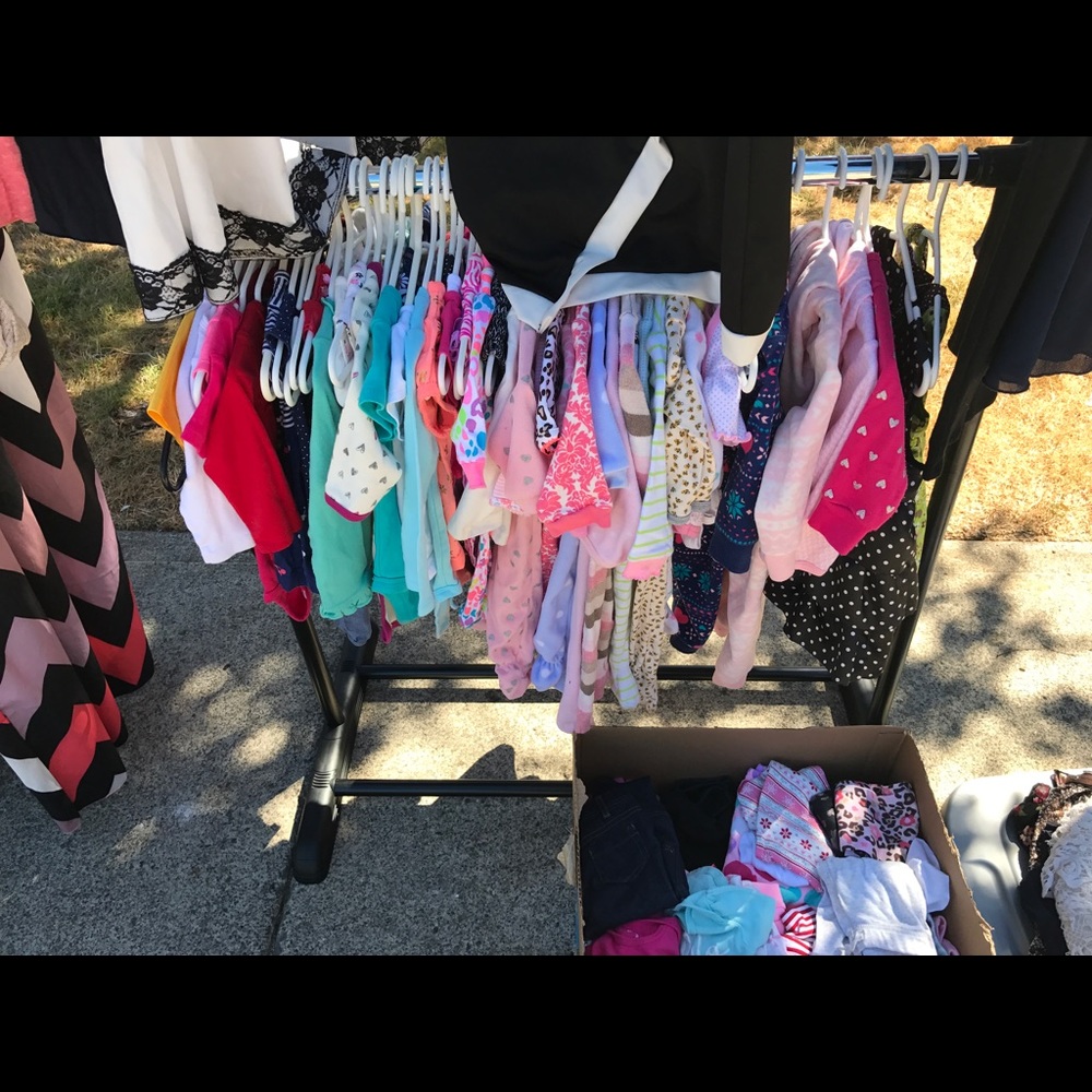 Lots of baby girl clothes