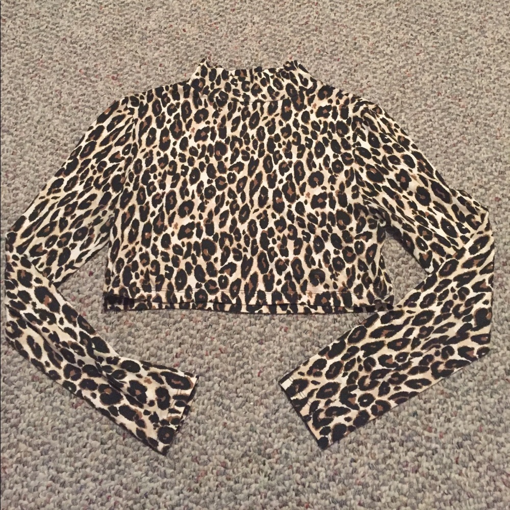 Leopard print turtle neck crop top