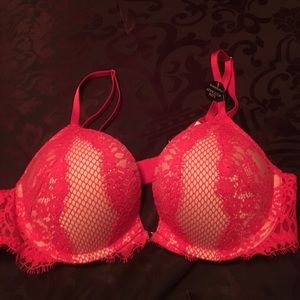 Victoria's Secret bombshell bra