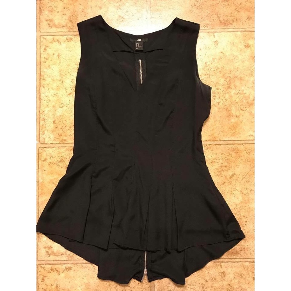 Black Peplum Zipback Top
