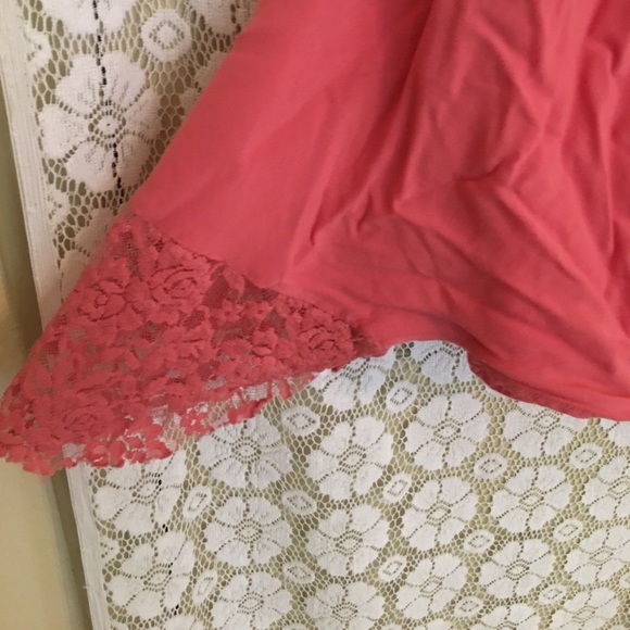 Flowing Tank Top - Picture 3 of 3