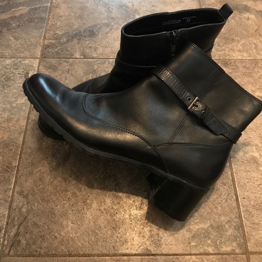Black Leather Easy Spirit Elinort Boots