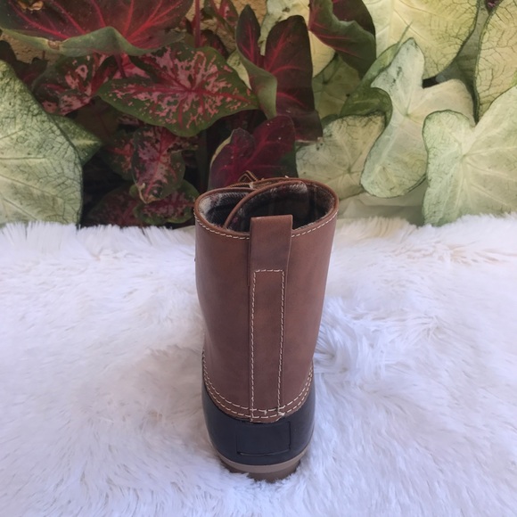 LADIES BROWN LACE UP DUCK BOOTS - Picture 4 of 7