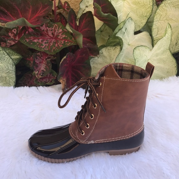 LADIES BROWN LACE UP DUCK BOOTS - Picture 5 of 7