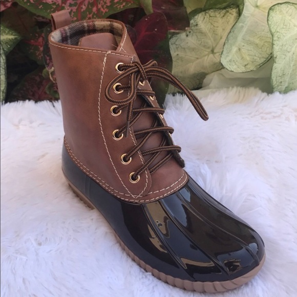 LADIES BROWN LACE UP DUCK BOOTS - Picture 2 of 7