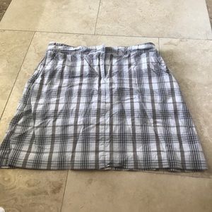 IZOD ladies golf skirt