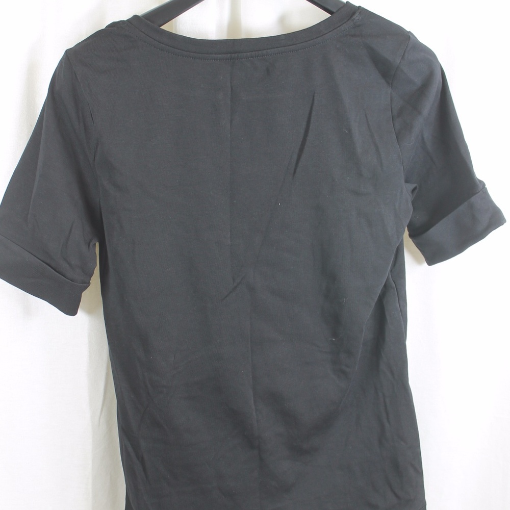 ELLEN TRACY BLACK V-NECK T-SHIRT SMALL NWT - Picture 3 of 3
