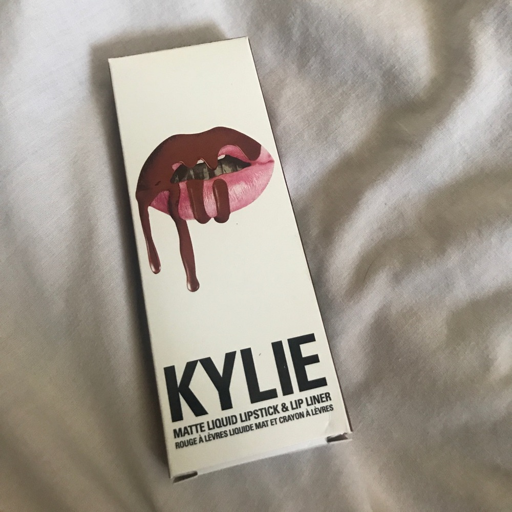 Kylie Lip Kit - Brown Sugar