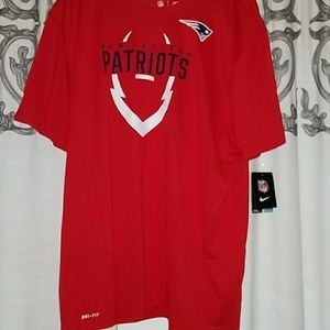 🏈Nike Patriots red mens tshirt🏈