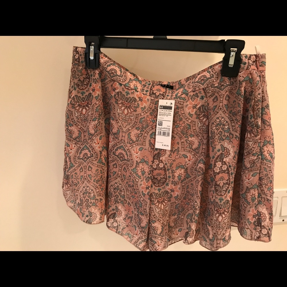 Paisley pink shorts
