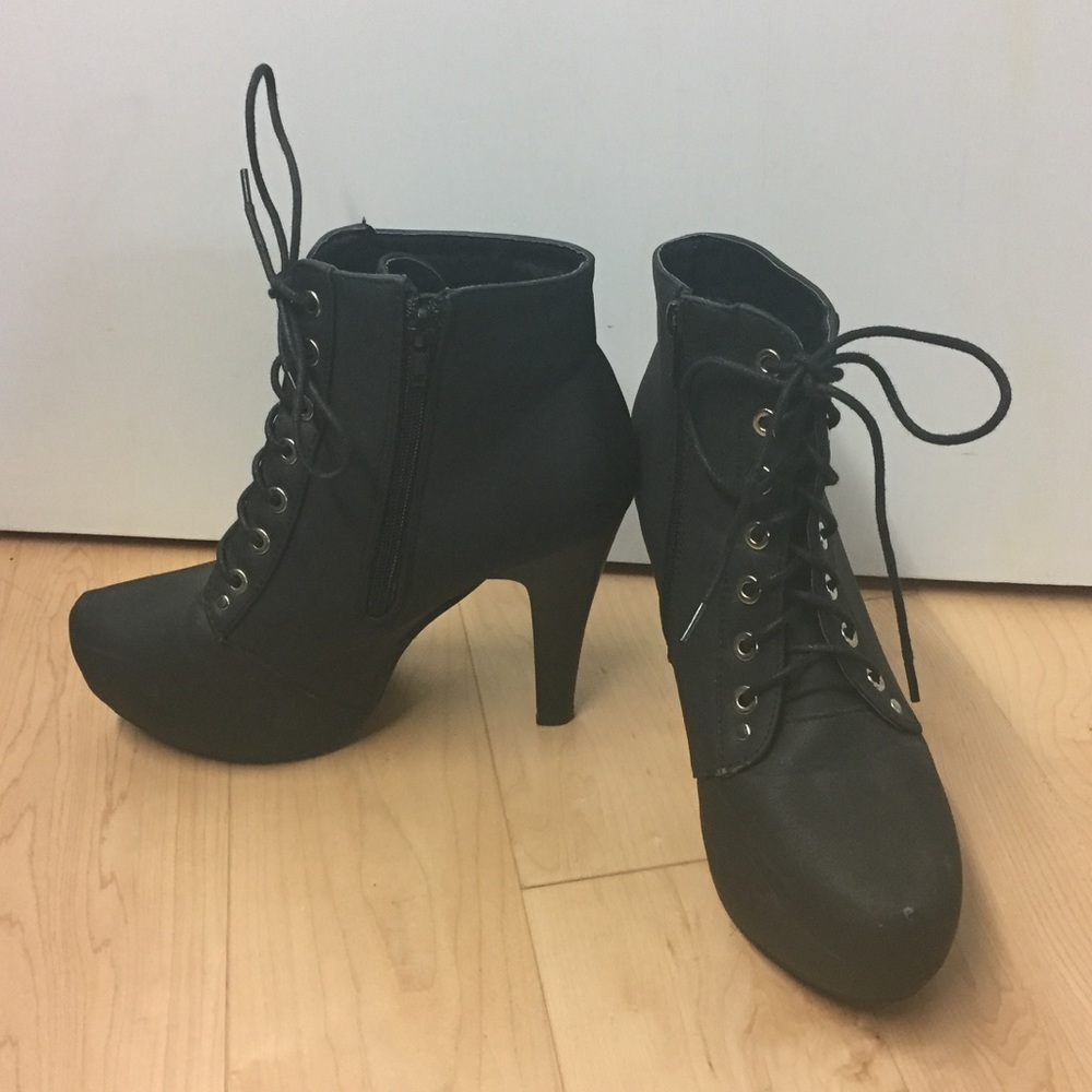 lace up heeled booties