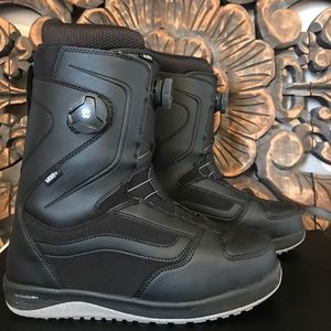 Men's Vans AURA Snowboard Boots