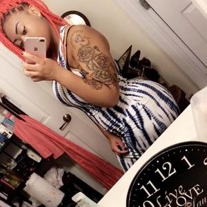 Meet your Posher, Ebonique