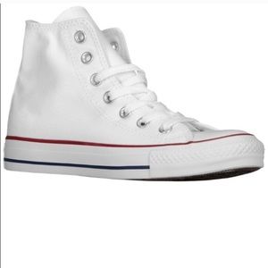White Converse kids size 3 so equals women size 6