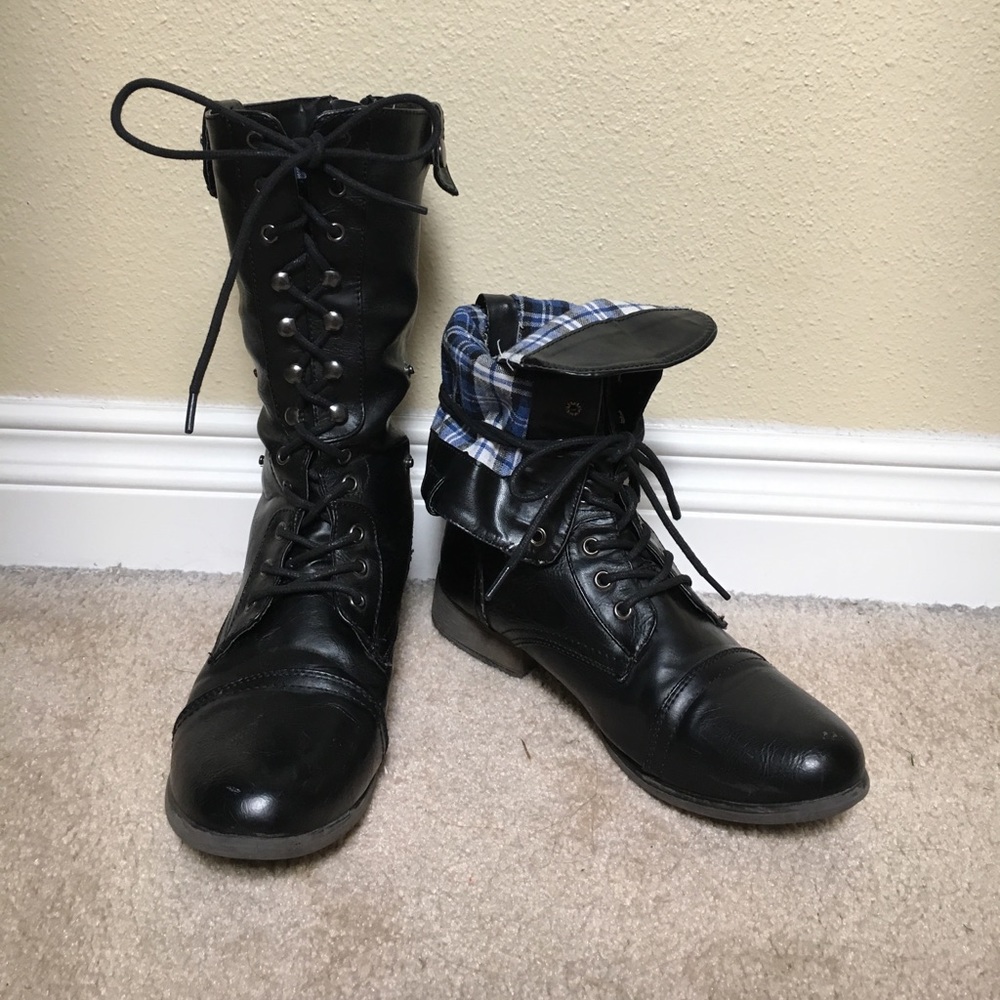 Black Combat Boot with Blue flannel interior