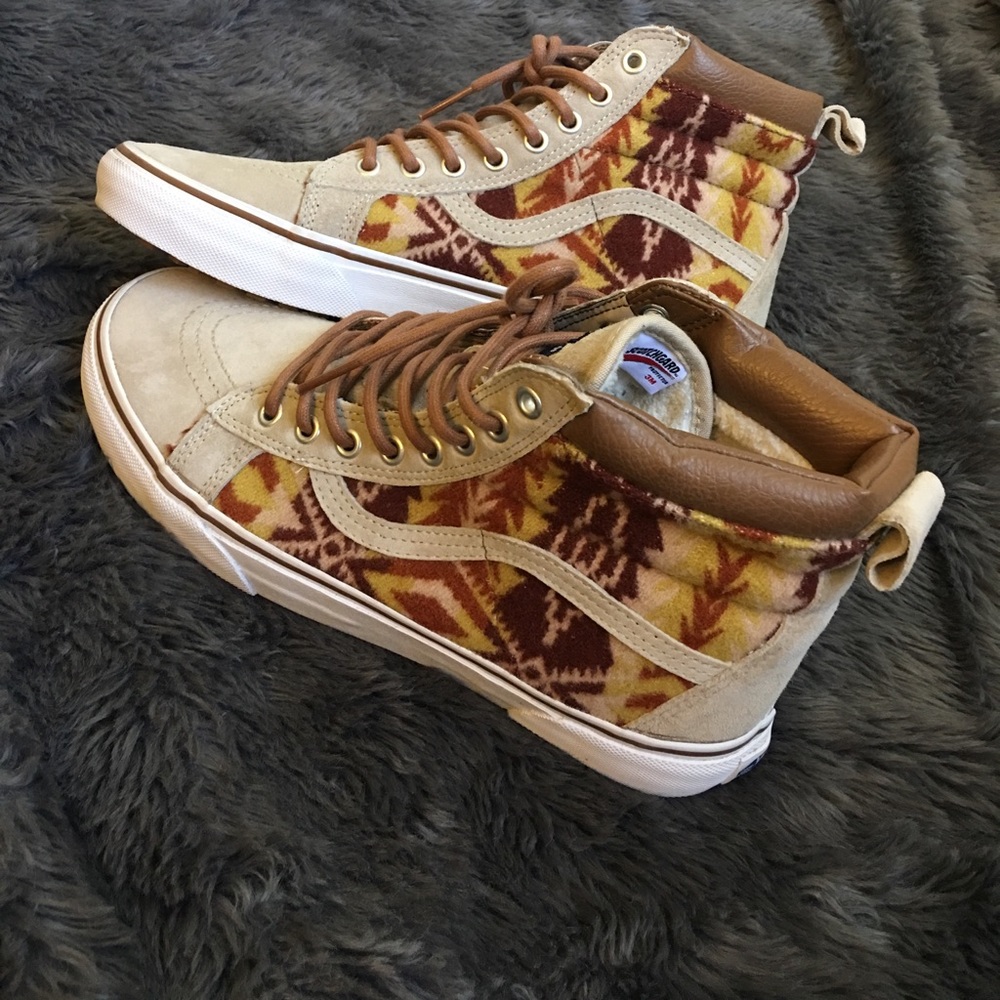 Pendleton designed by vans with line faux fur