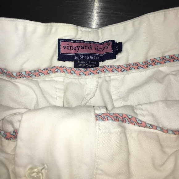 White Vineyard Vines shorts - Picture 3 of 3