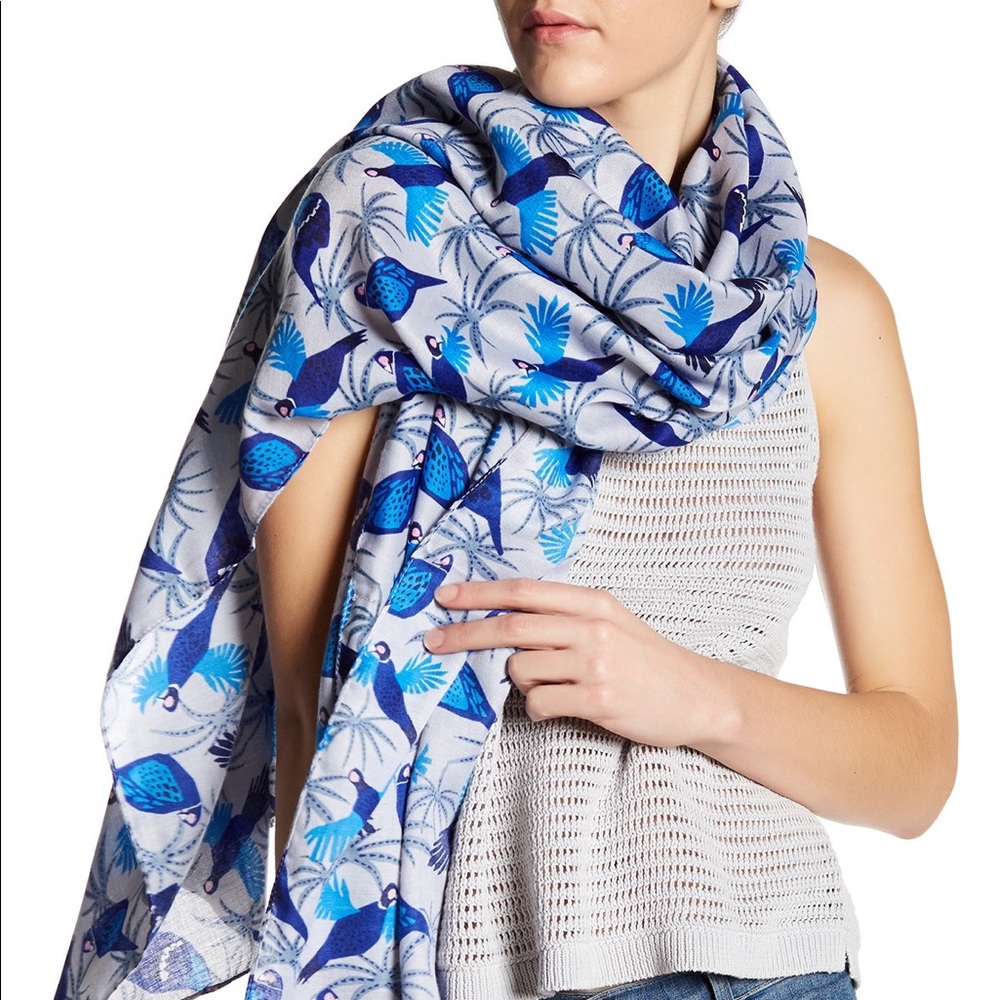 NWT Grey pheasant patterned scarf
