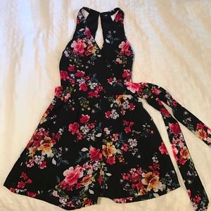 Super cute express floral romper