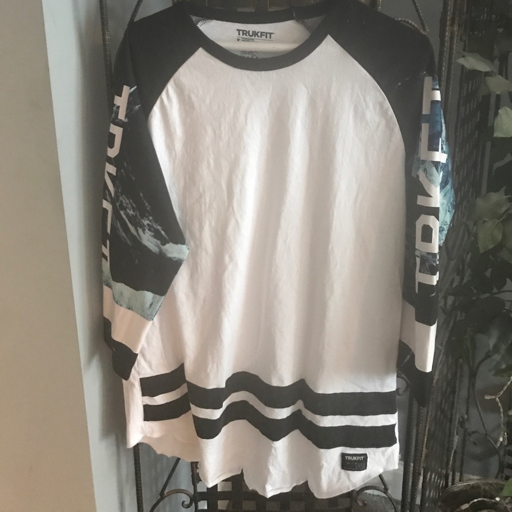 3/4 length sleeve tshirt