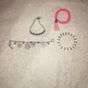random bracelet bundle 💙💙💙