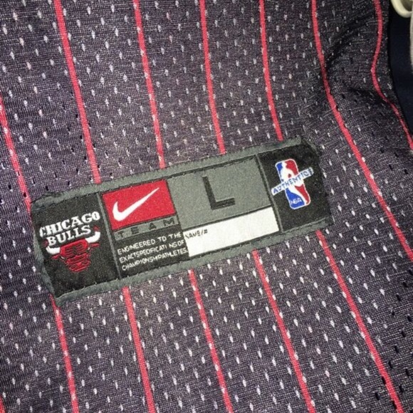 Michael Jordan Bulls Kids large jersey - Picture 3 of 3