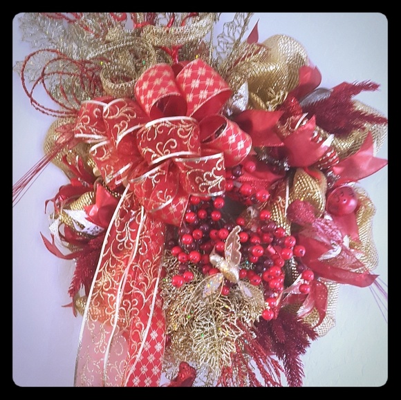 🆕Red and Gold Holiday Wreath