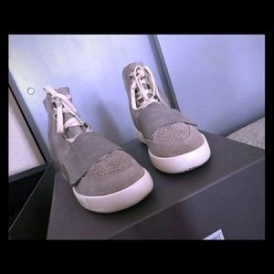 Adidas Yeezys 7500 Boost