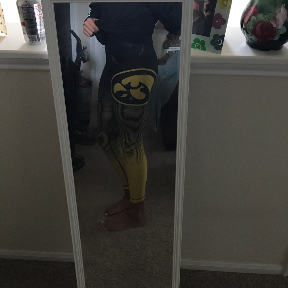 Iowa Hawkeyes leggings.